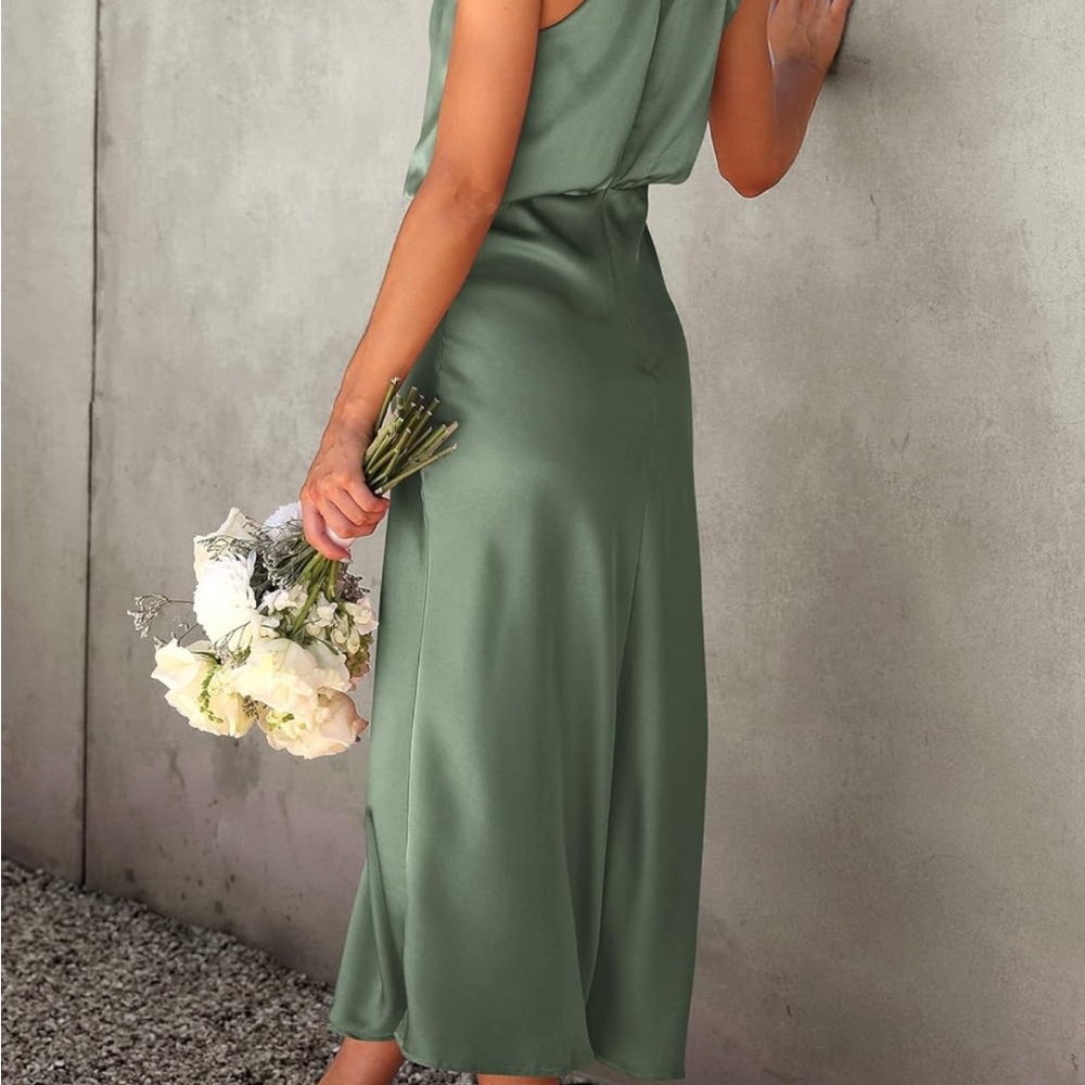 🐉 HOST PICK 🐉Elegant Green Sleeveless Dress - Picture 4 of 13